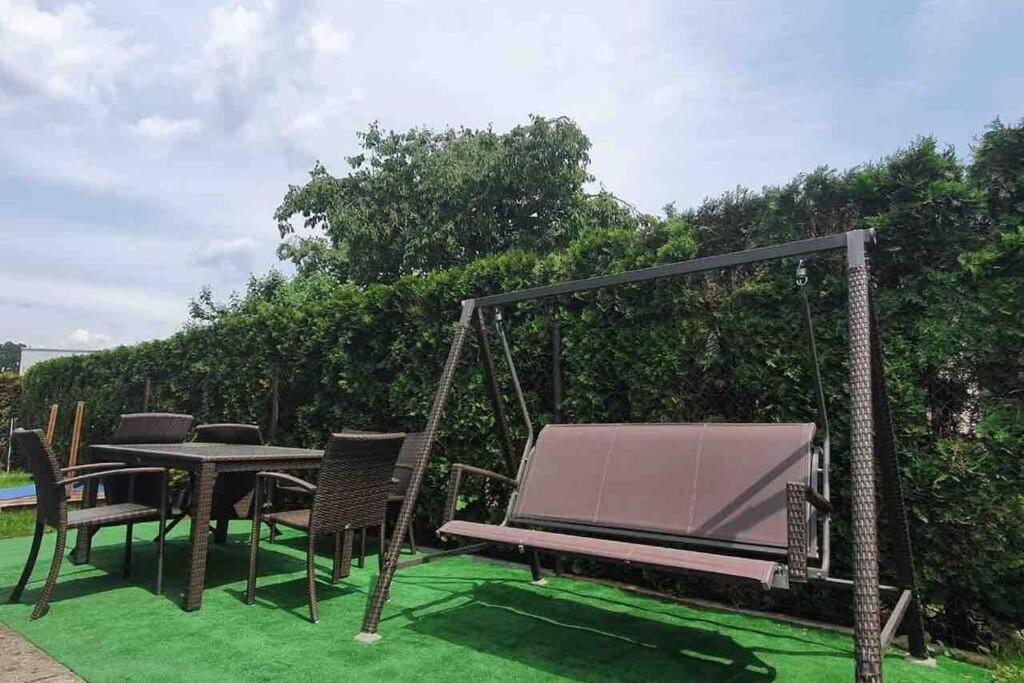 Family Apartment With Garden And Parking Spot Ceske Budejovice Bagian luar foto